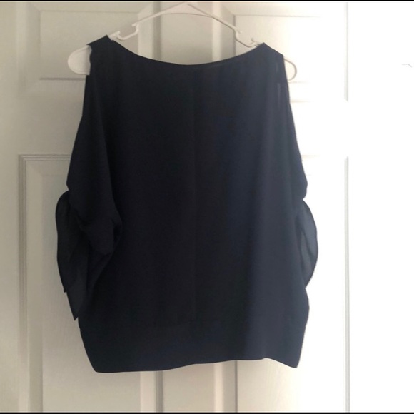 Express Cold Shoulder Top - Picture 4 of 4